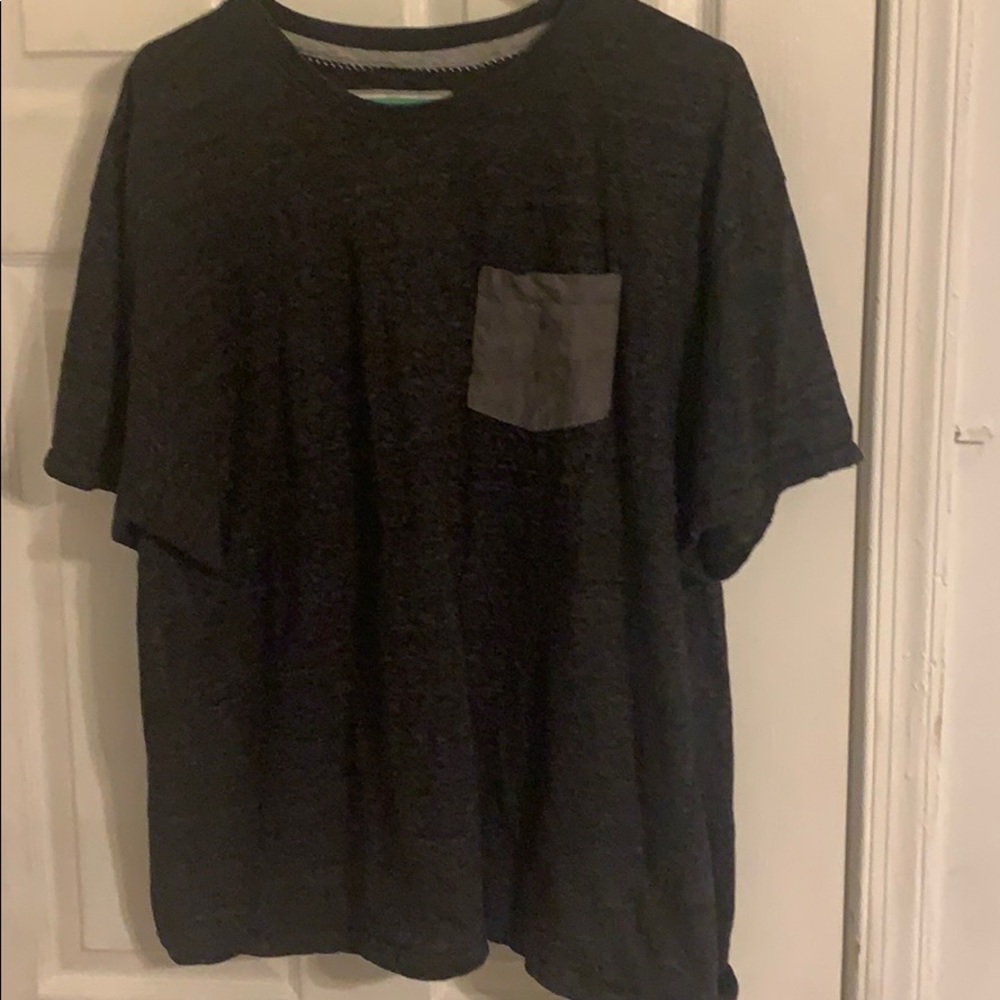 Men’s XXL shirt